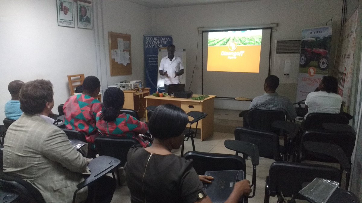 DizengoffNIG's tweet photo. Second session is on going!
#CustomerOpenDay 
#DizengoffNIG https://t.co/7ibQXHl65z