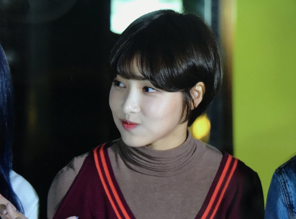 Pob_llun's tweet photo. 171012 다이아 V앱 굿밤 제니 프리뷰
#DIA #다이아 #제니  #V앱 #굿밤 #프리뷰
@dia_official https://t.co/1Fd3t6ygNX