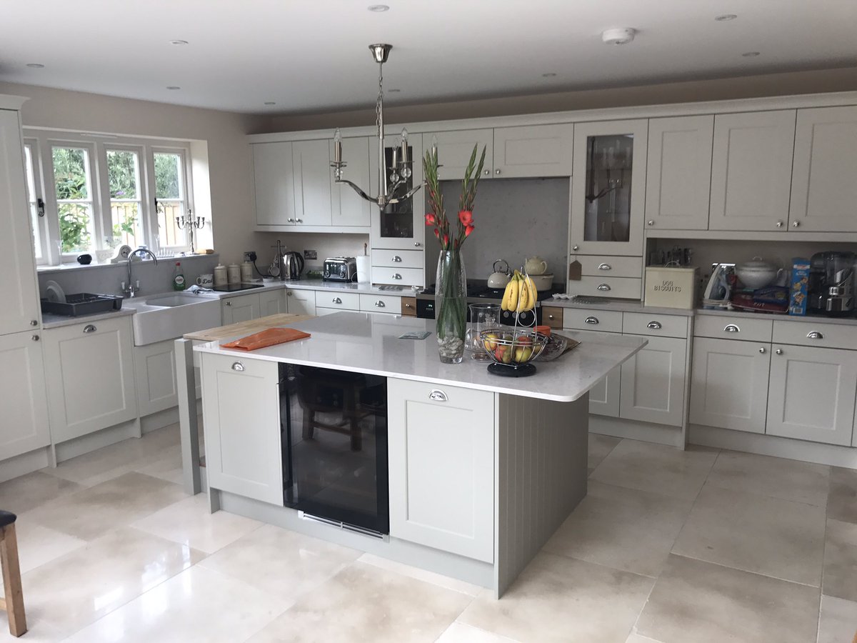 oxkitchenstudio's tweet photo. Visit our website https://t.co/XtuJsEqA4v to see some of our fantastic kitchen projects https://t.co/DTv9Amn3IE