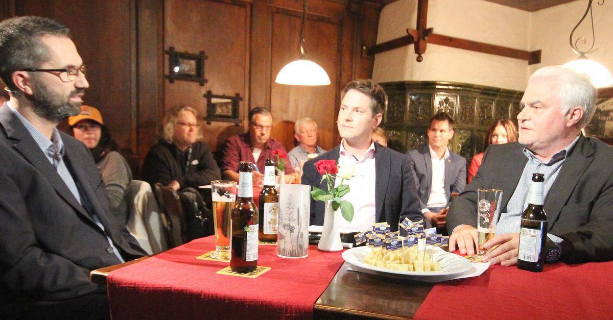 ratiopharmulm's tweet photo. 📺 TV-Tipp 📺 19:30 Uhr - @regiotvschwaben: "Auf ein 🍻 mit..." #bbu01 Vorstand Andreas #Oettel & Walter Feucht (Söflingen). #OrangeCampus https://t.co/m3D3GFpJGq
