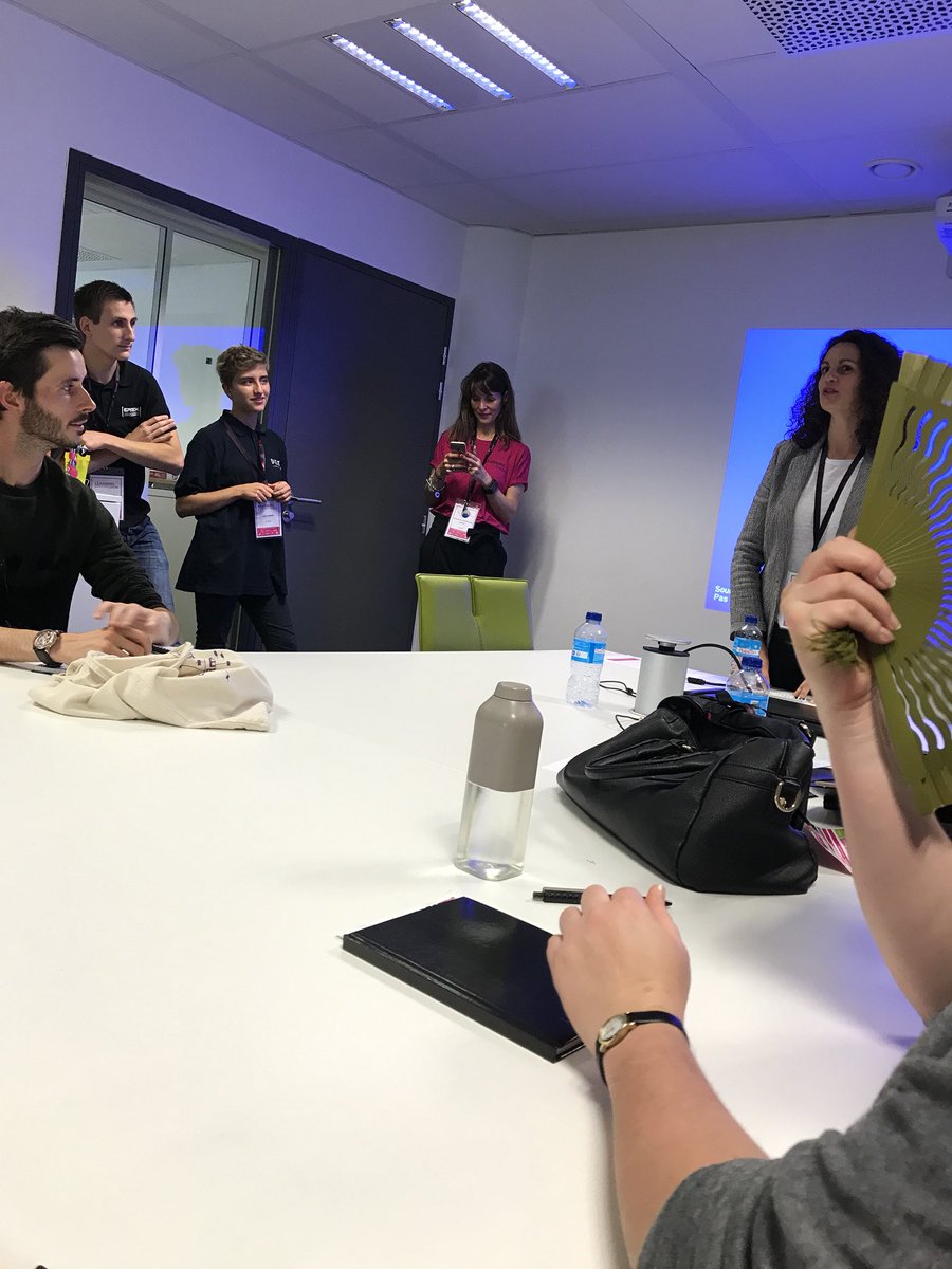 ETF_Coaching_'s tweet image. Retour d’expériences de @digitaleo avec #ElenaManueru en direct du #learningshow