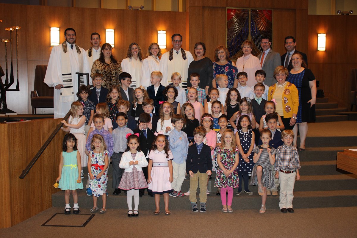 Mazel Tov to our Shlenker Kindergarten students who participated in Congregation Beth Israel's Consecration last night! #shlenkerproud
