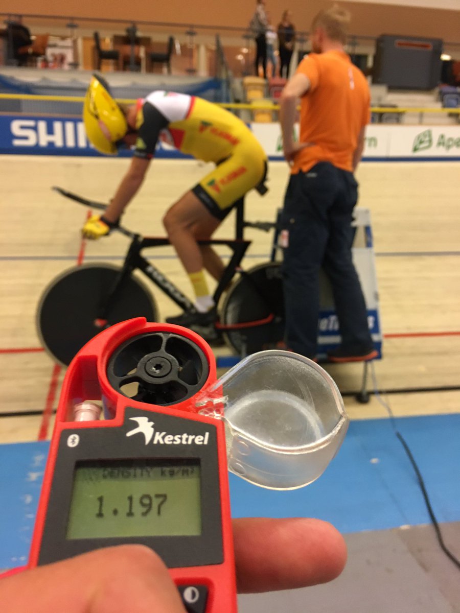 RobicCoaching's tweet photo. Achtervolging training met @dbeukeboom op de pedalen en Peter Schep achter de knoppen. #recordje https://t.co/E6naPL8tpA