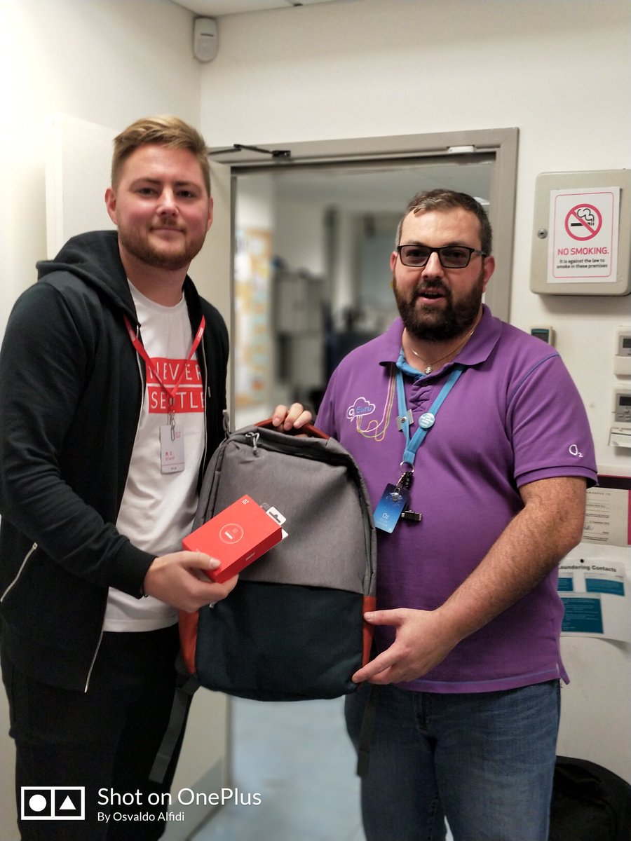 SkegnessGuru's tweet image. A big thanks to @siharty from @OnePlus_UK for my gifts after a very successful #o2showcase week! @CelfoneGuru @celfonefamily @getpeid