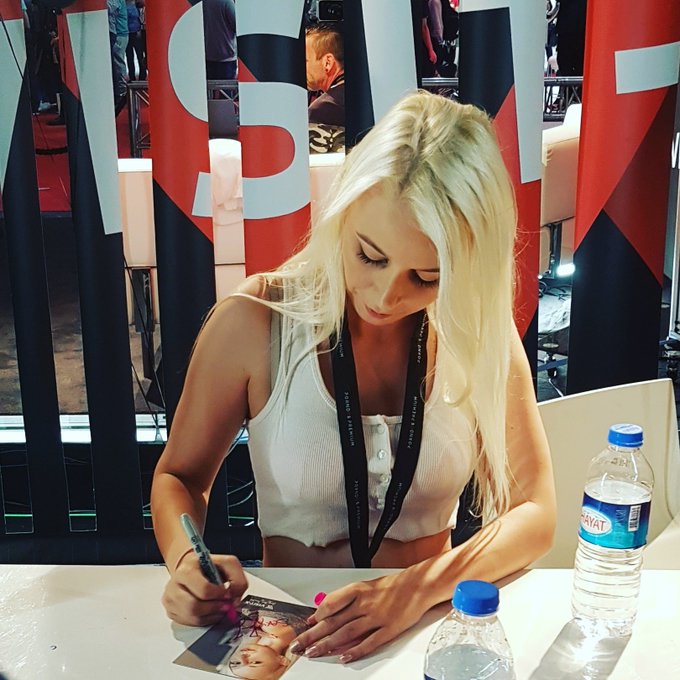 Jetzt beim #VisitX Stand bis 16Uhr auf der #Venus2017 anzutreffen @VISITX_net  @VISITXtv https://t.c<a href="/tag/visitx"class="tags">#VisitX</a><a href="/tag/venus2017"class="tags">#Venus2017</a>