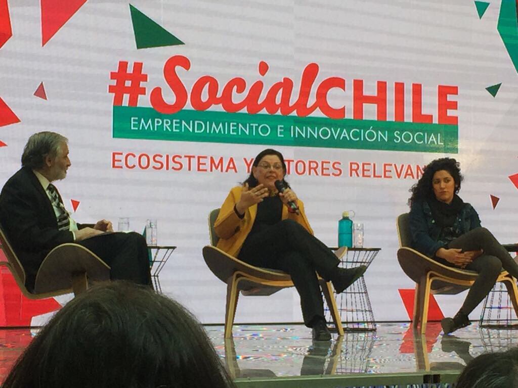 "Hemos sido exitosos en innovar con productos pero menos exitosos con procesos. Hay q innovar desde la falla" Teresa Matus en #SociaChile