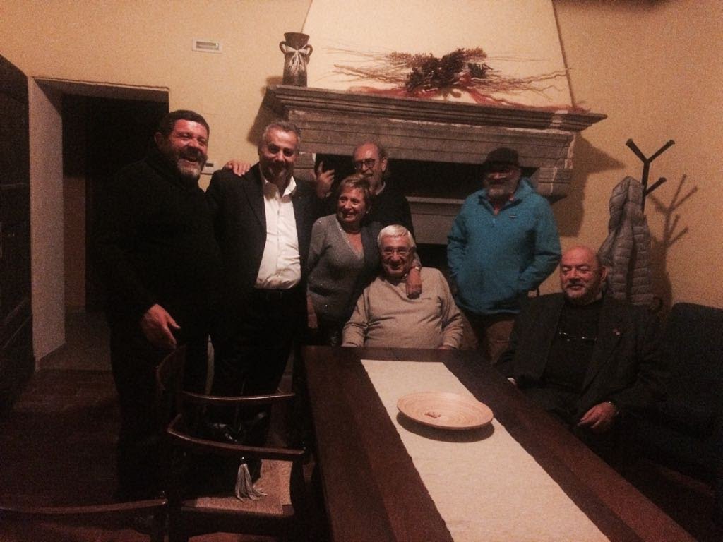 GArcheologici's tweet photo. ArcheologiaRitrovata2017: impegno, merito e sorrisi! @PastoreFelice @MoroniVincent @Rivombrosino #faccedamedaglia #archeologia #volontariato https://t.co/jMWEmR9zEQ