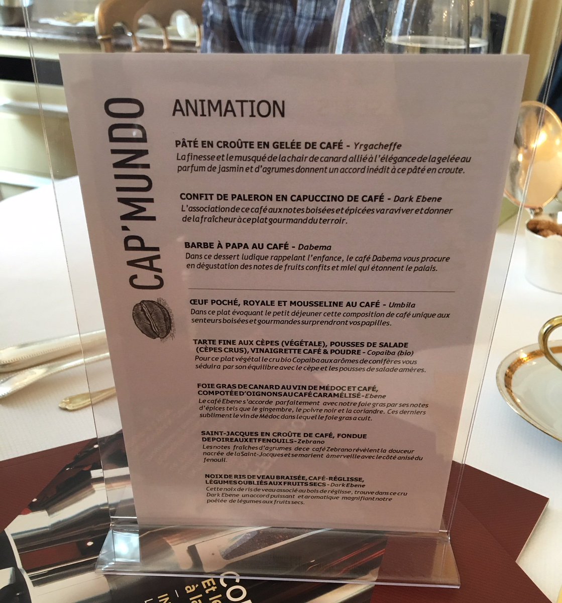 Cap_Mundo's tweet image. petit brunch #CapMundo haute couture @lasserreparis by Chef #michelRoth.