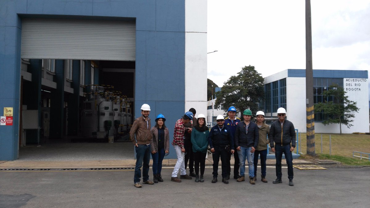 HidraulicaECI's tweet photo. #Evento_IMEC_Escuela Estudiantes de Máquinas Hidráulicas de la @Escuelaing visitan instalaciones industriales. Estación de Bombas de Tibitoc https://t.co/X0fqDPvR4f