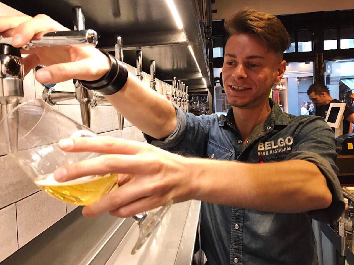 Our bartender is ready to start pouring the pints! 🍻

Which one of our 60 craft beers would you choose?

#ThirstyThursday