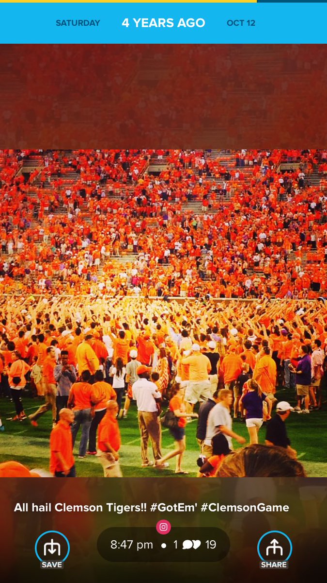 BrittanyMiless's tweet photo. HS Sophomore me gets it, #ClemsonGame man π€πΌπ https://t.co/MW0xQa2Vnj