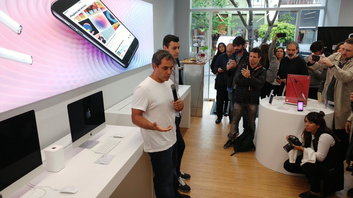 PabloMMonti's tweet photo. .@jpmontoya: "la idea es que los usuarios de Apple puedan conseguir lo que necesita o que se los traigamos" #OneClickPalermo https://t.co/RTbjQkA3u4