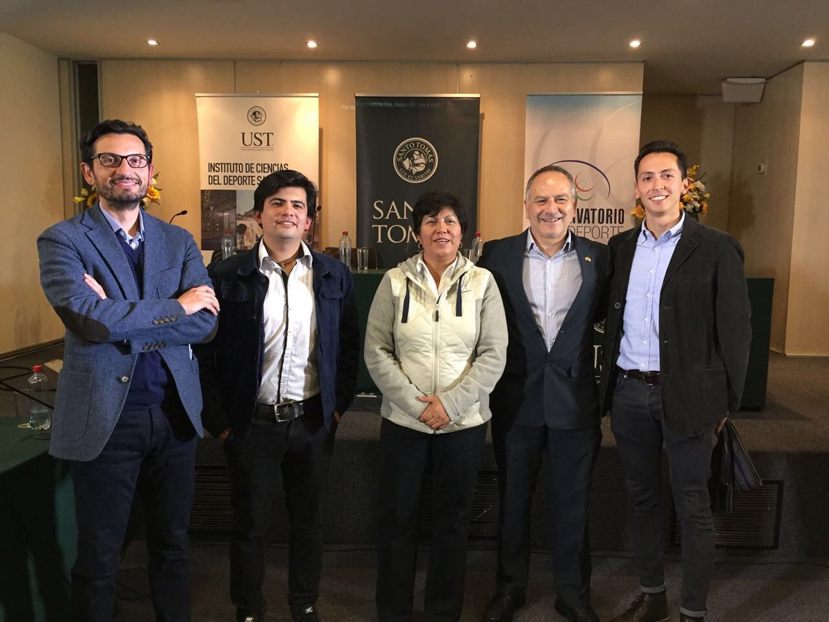 OdepChile's tweet photo. Reconocer también a nuestro equipo, quienes trabajan por nuestro deporte "Debate Elecciones 2017: Propuestas de Políticas Deportivas" https://t.co/Q26T3GHjvy