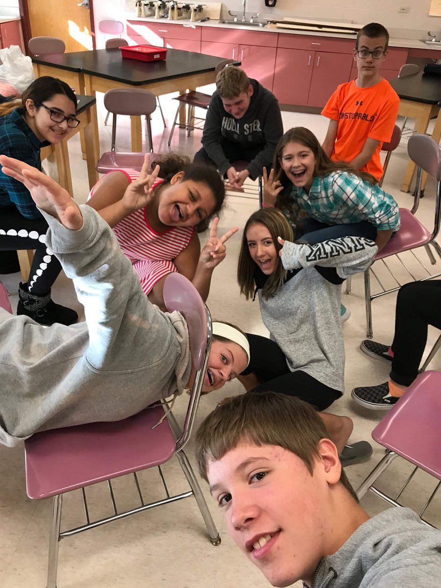 ScienceKMS's tweet image. Dream team students getting to know each other and having fun in advisory. A circle led to a fun game! @Principal_Homen