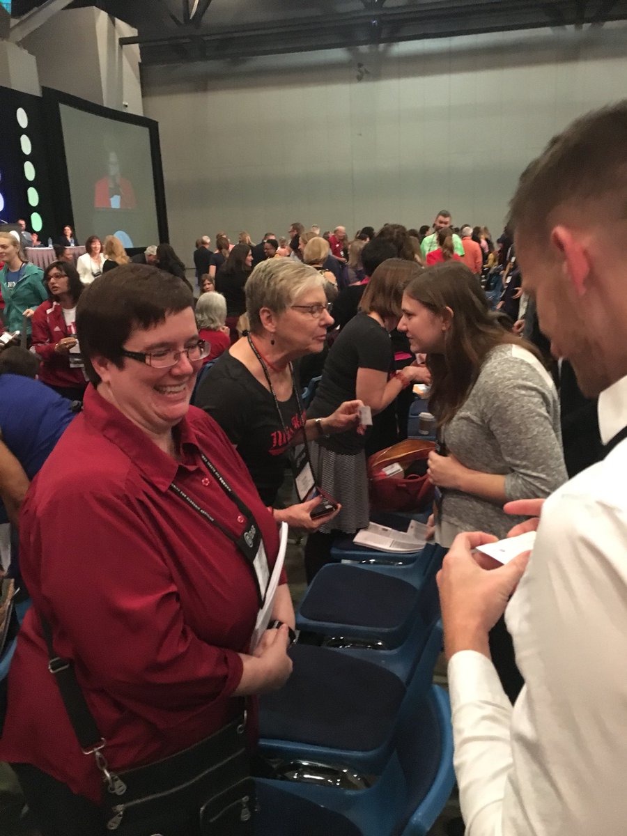 NACADA's tweet image. Business card trade led by @AmySannes. She challenges everyone to do this in every session. #getengaged #getenergized #NACADA17