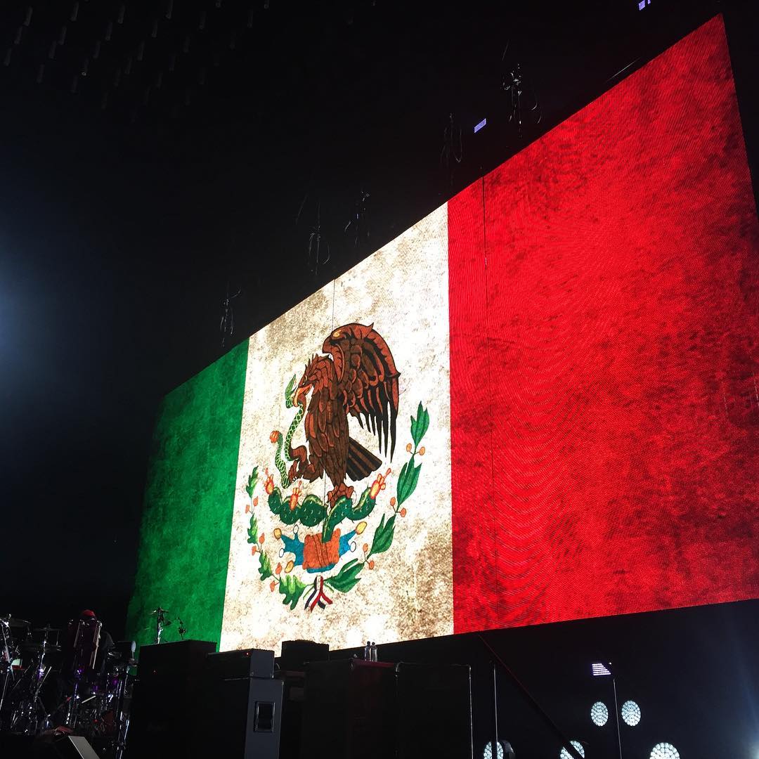 ChiliPeppers's tweet photo. thank you Mexico City . We ❤️u

https://t.co/Id4eXr8SXT https://t.co/ME0tBYi00n