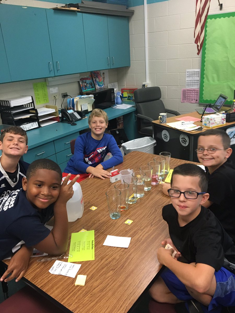 sarahbinman's tweet photo. steAm at its finest! Creating musical melodies from glasses and water! Music, math and science oh my! #macsawesome #musicalwaterglasses https://t.co/afkhFxF9ye