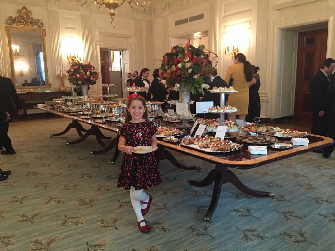 rachelruizbooks's tweet photo. TBT - 1 year ago. Experience of a lifetime. Thx for making it happen @ginettemagana @BarackObama @JoeBiden #WhenPennyMetPOTUS @CapstonePub https://t.co/Zf9mCHEfKW