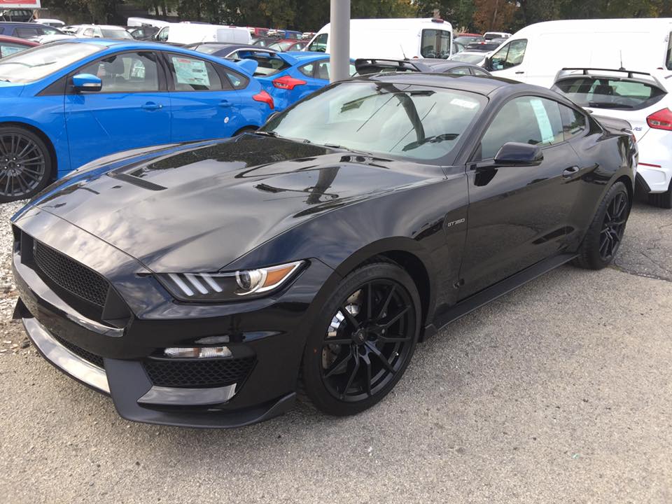 FordHyundaiNH's tweet photo. GT350 just landed! #GT #Ford #musclecar https://t.co/1p2BWv7aFe