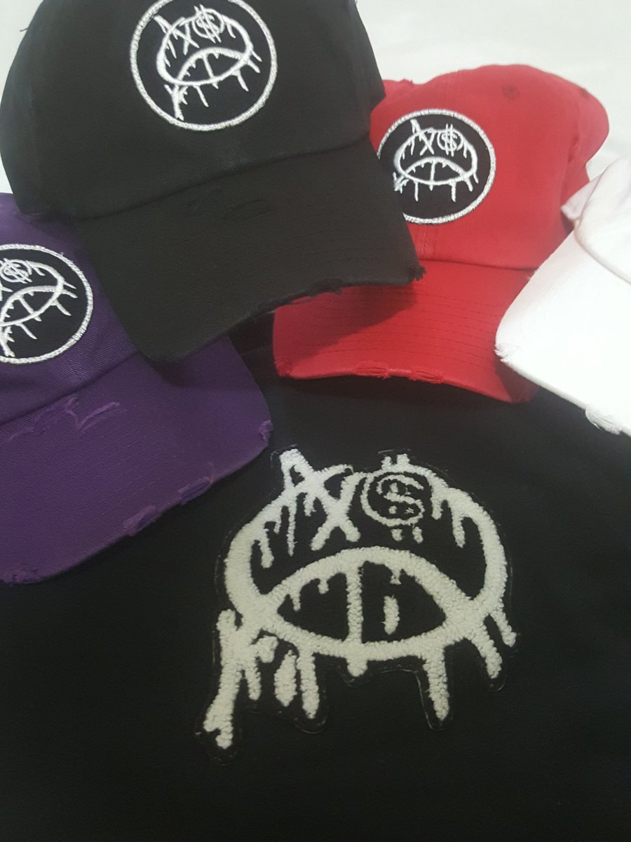 Official_Kider's tweet photo. #dadhats #chanillepatches #black #white #red #purple #sweaters #winter #yankees #Halloween #ny #nyc #bx https://t.co/DWdJoEizaT