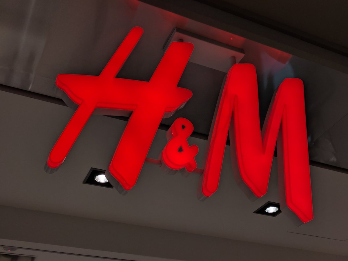 ForwardSign's tweet image. H&amp;amp;M Grand Reopening at Dufferin Mall. Look forward to more working on more locations down the road.