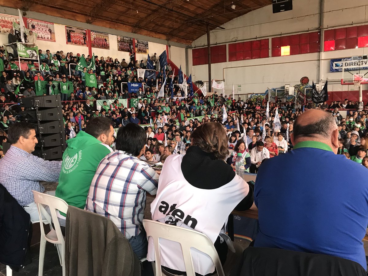 ATE_neu's tweet photo. #CambiemosTeRobaLaJubilacion 🗣arrancó el Encuentro Prov de Trabajadores🗣 #AFJPNuncaMas #ElISSNNoSeToca https://t.co/QH3cNNyLac