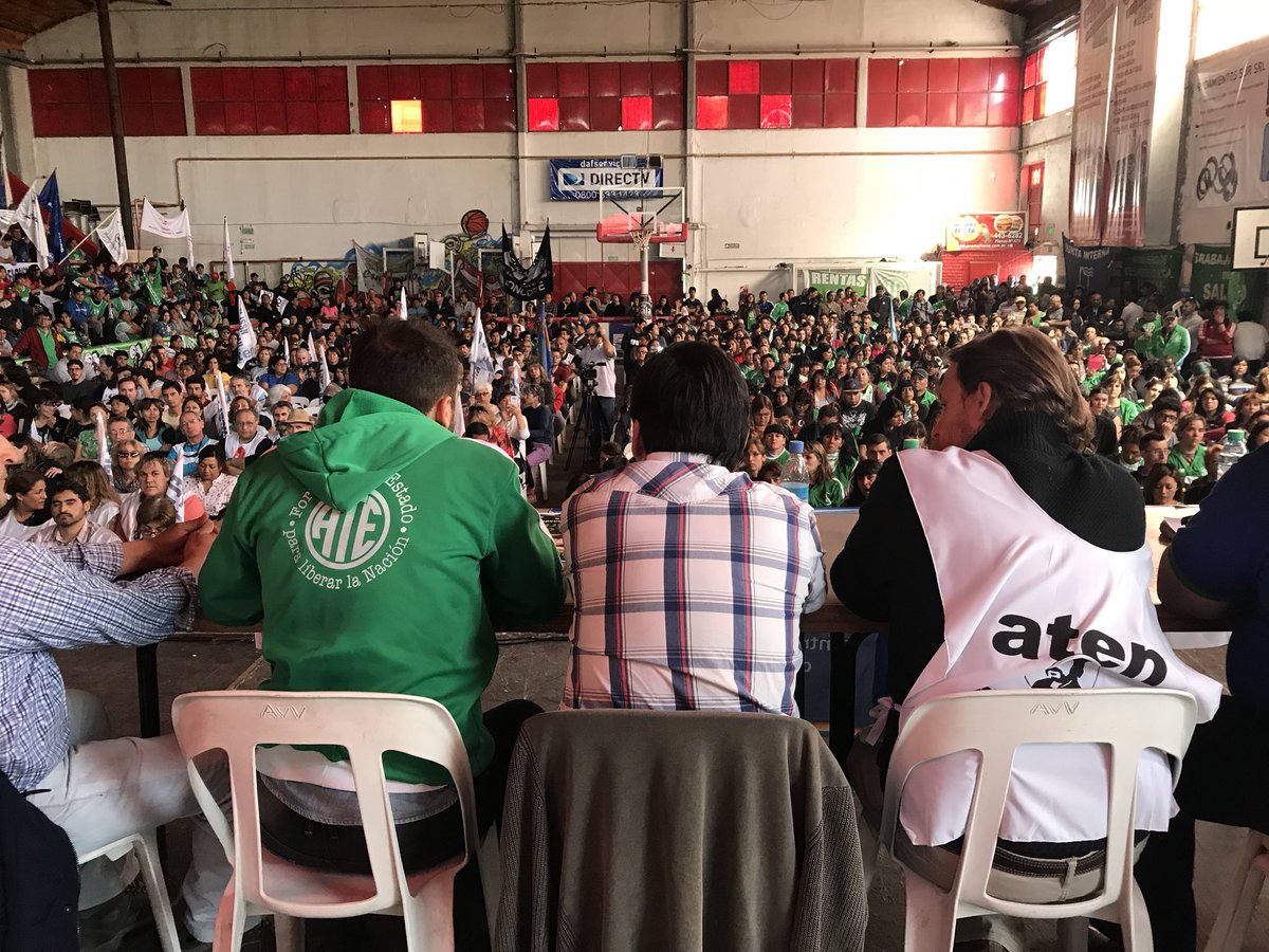 ATE_neu's tweet photo. #CambiemosTeRobaLaJubilacion 🗣arrancó el Encuentro Prov de Trabajadores🗣 #AFJPNuncaMas #ElISSNNoSeToca https://t.co/QH3cNNyLac