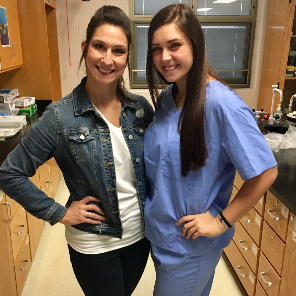 Heiss_Sci_EHS's tweet photo. #NewProfilePic #fictionalcharacterday #wehavespirit 🦁👸🏻👑🐾 https://t.co/ozwCWzSK9E