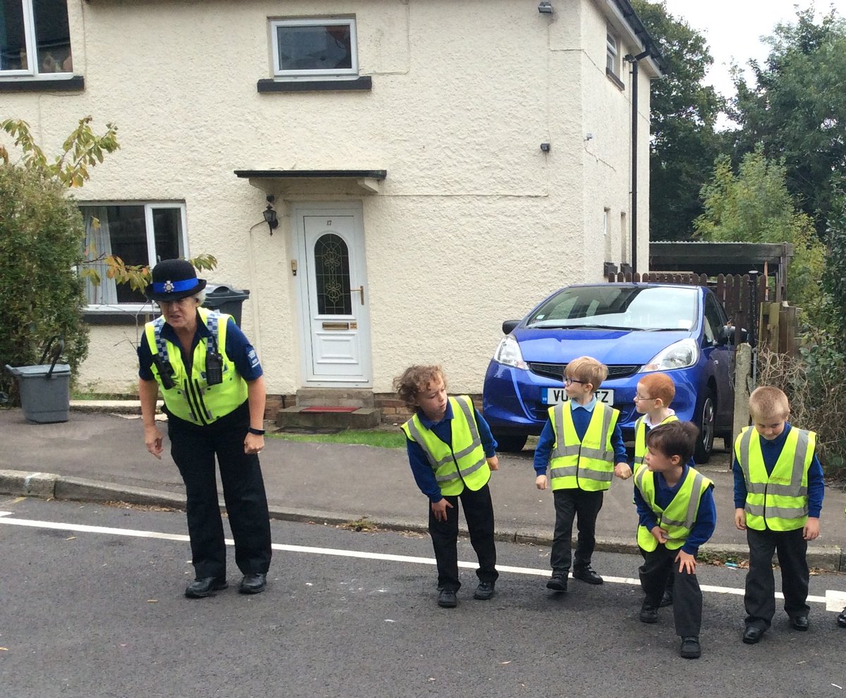 uplands_school's tweet photo. Owls met PCSO Underwood who helped them cross the road safely.  Don't forget - stop, look, listen!  Photos to follow on the blog #belonging https://t.co/4qtiDBnw3a