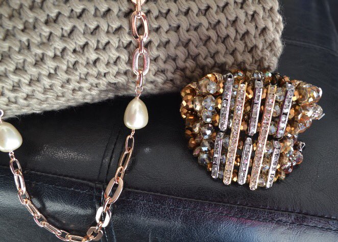 Chunky knits, chinky bracelets and autumn jewellery #surrey #walton #weybridge #a/w17