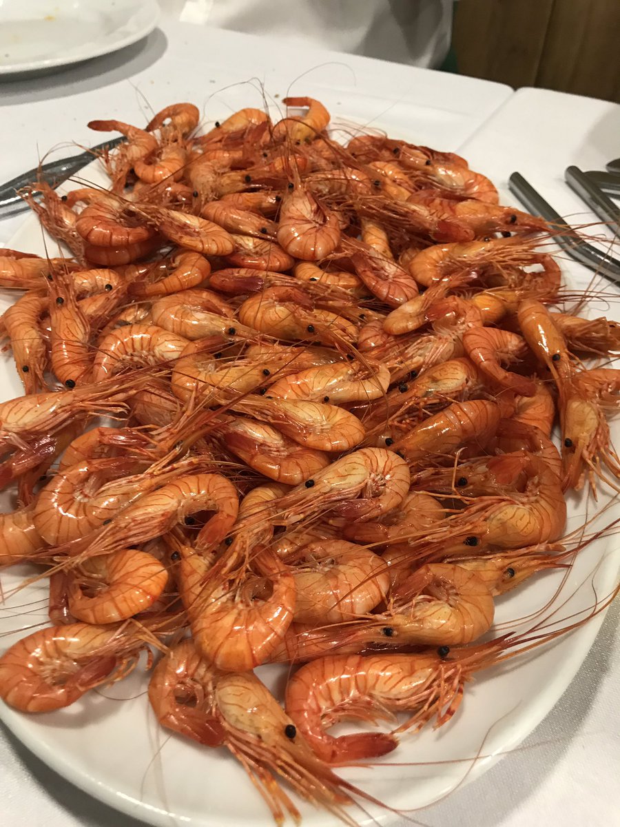 FrancscoTopChef's tweet photo. Cuatro días en Vigo dan para mucho @GaliciaCalidade #langostino #obsibleu #chefsworking #showcooking https://t.co/UysC2UXFUZ