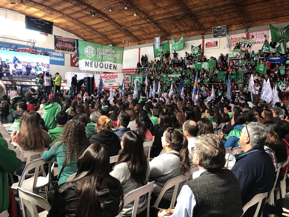 ATE_neu's tweet photo. #BuenJueves @ATE_neu #Aten #Sejun #Anel #Sigune en el encuentro provi de trabajadores en defensa del ISSN #AFJPNuncaMas #ElISSNNoSeToca https://t.co/earfQOToxa
