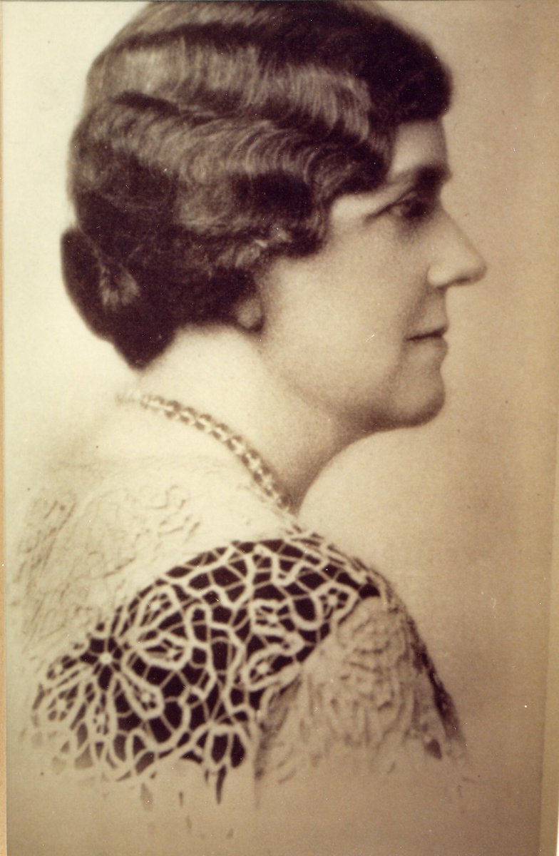 DeltaZetaNatl's tweet photo. Founders Alfa Lloyd Hayes, Julia Bishop Coleman and Anne Simmons Friedline served as National Presidents in the early history of Delta Zeta https://t.co/iOQsmtuqJe