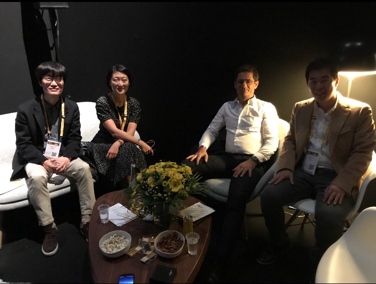 fleurpellerin's tweet image. Backstage à #InnoGeneration avec Hae-Jin Lee, fondateur de Naver et @NicolasDufourcq, CEO of @Bpifrance