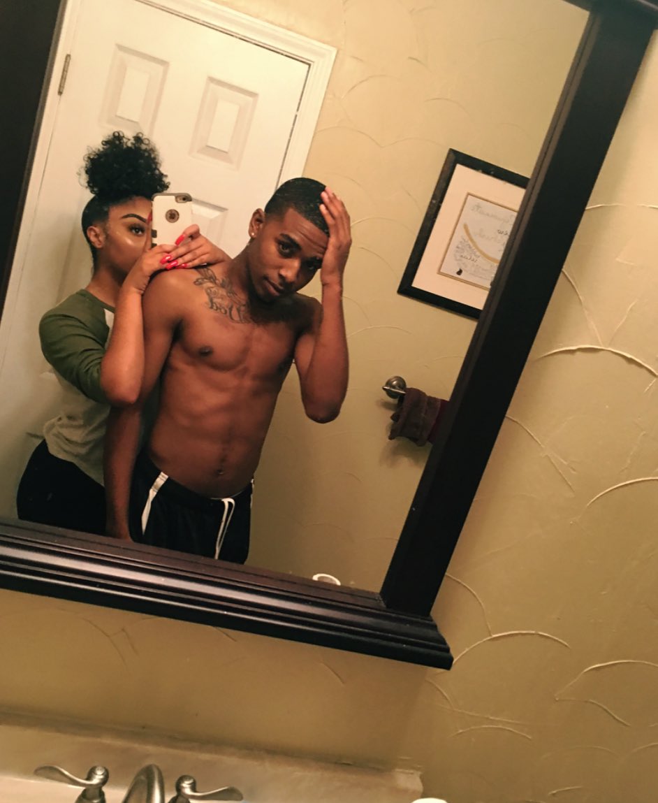 Leticialations's tweet photo. Love you everyday Iike February ❤️🦋😘 https://t.co/jxMESoXhg6