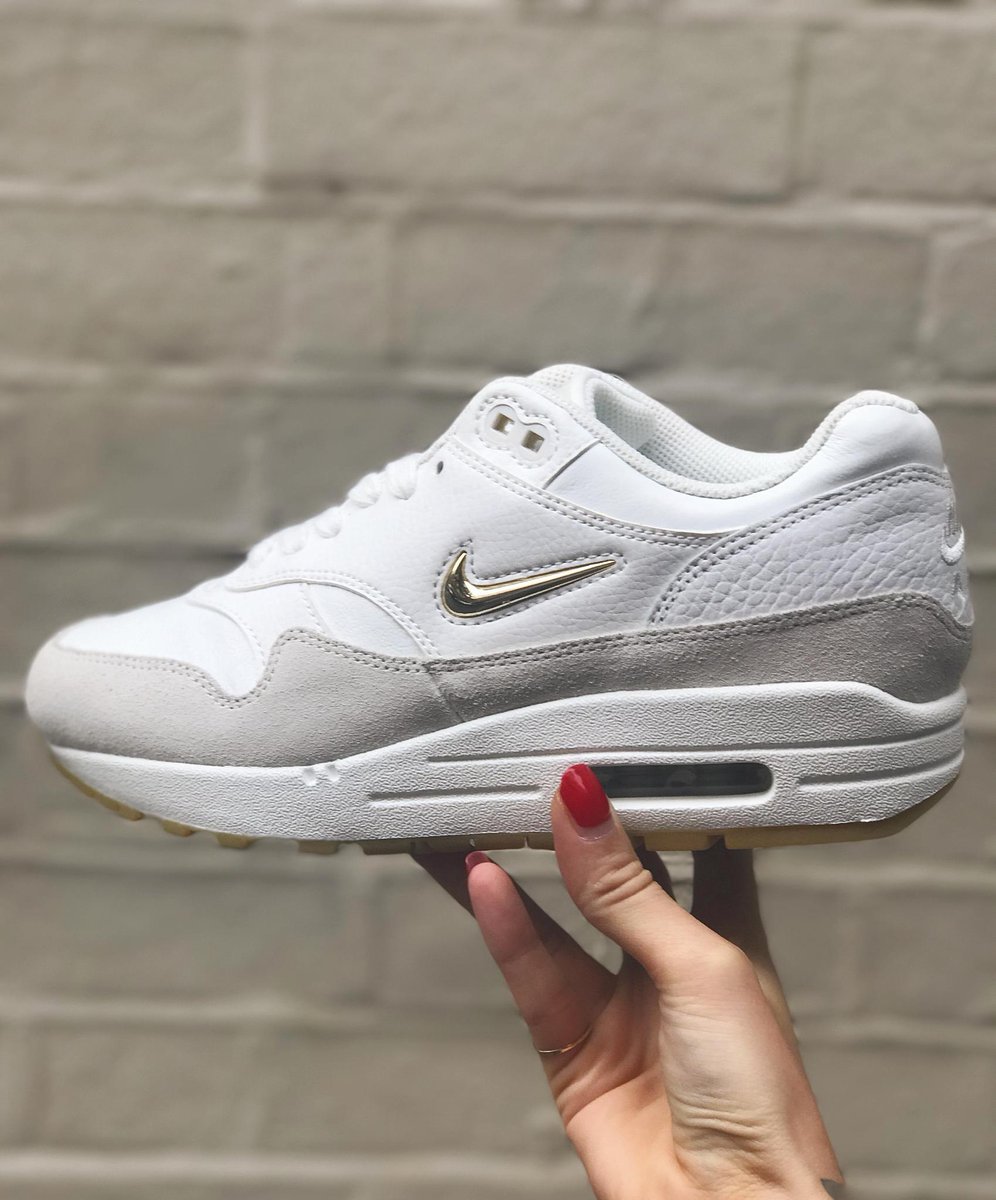 air max 1 jewel summit white metallic gold star