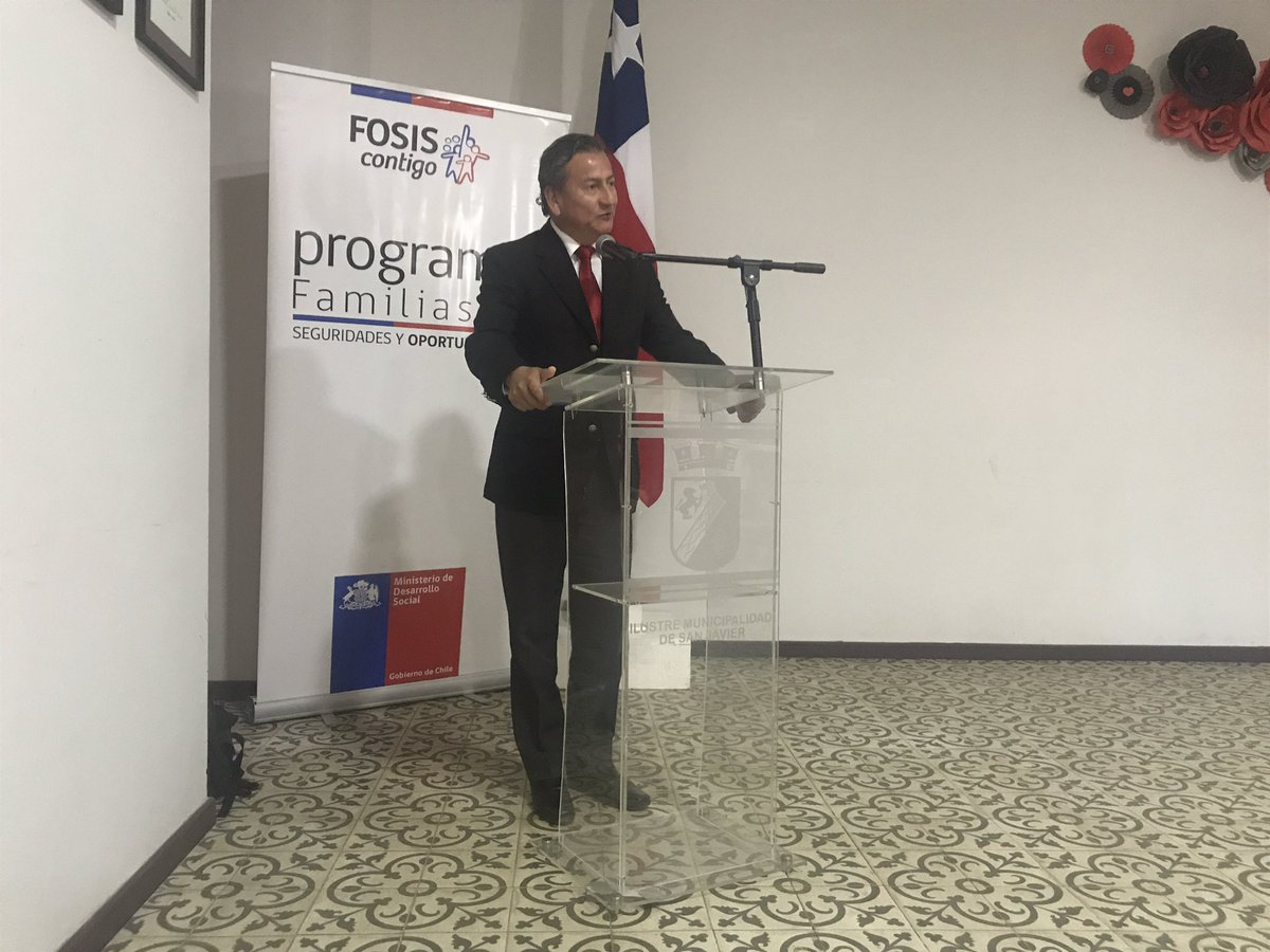 muni_sanjavier's tweet photo. Alcalde Jorge silva participa en certificación de programa Familias de San Javier. Alrededor de 60 familias beneficiadas @Minvu @FosisMaule https://t.co/S7LRpGdiqM