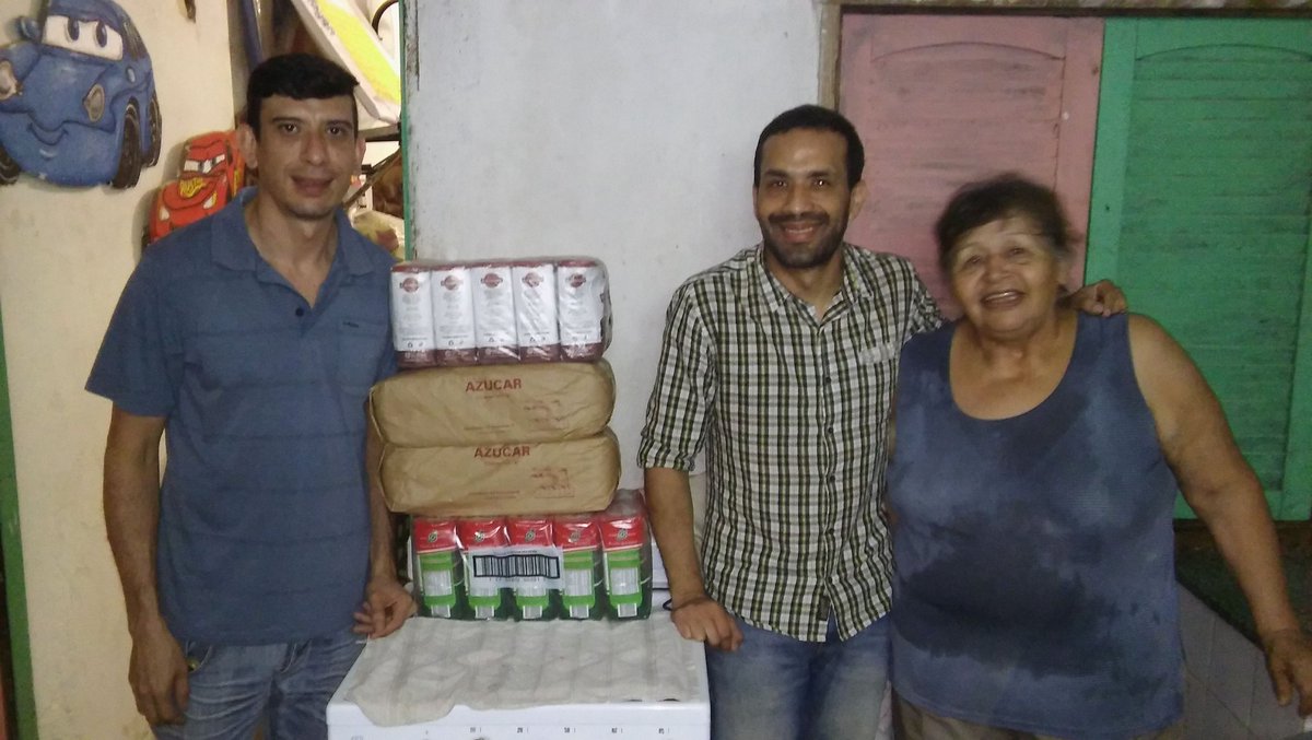 Educmodpositivo's tweet photo. Hermosa Jorna de entrega Donaciones https://t.co/TLUxgSWPRj