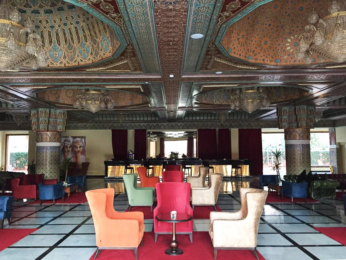 SavoyLe's tweet photo. SAVOY LE GRAND HOTEL vous invitent à vivre une expérience inédite entre luxe et charme marocain au restaurant Belle Lounge #Savoy #Marrakech https://t.co/BztrrXXief