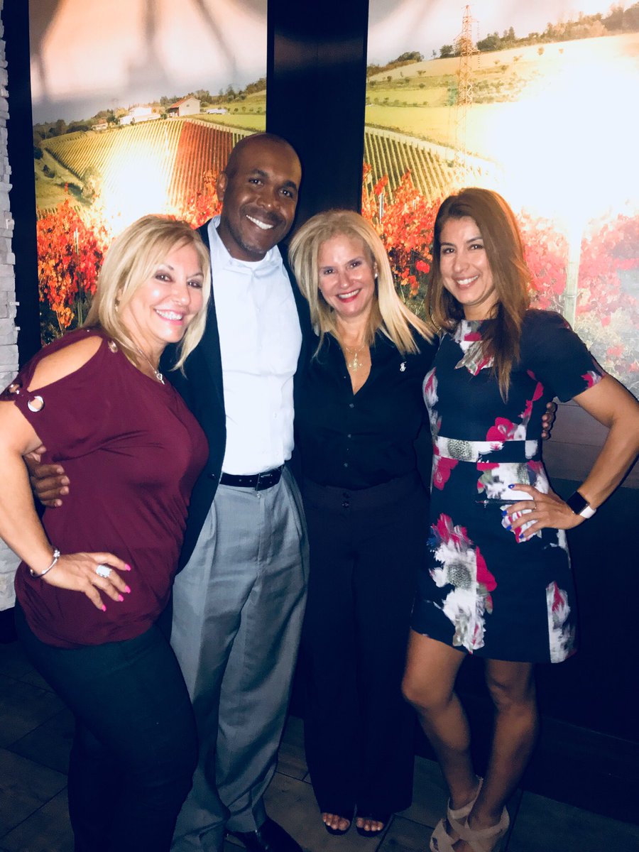 wfgsjj's tweet photo. WFG and our valued agents at ALTA One. #altaone #alta2017 #wfg #wfgblocks #becauseofyou #alta17 https://t.co/fDQaA4UIQS