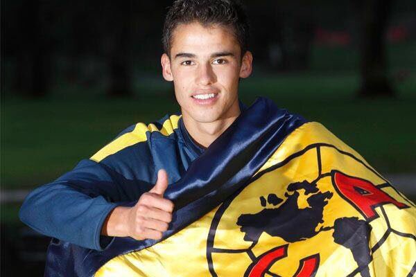 DiegoReyes's tweet photo. 101 años de grandeza! Muchas felicidades al equipo de mis amores 💛💙 @ClubAmerica https://t.co/71ccdSjGE3