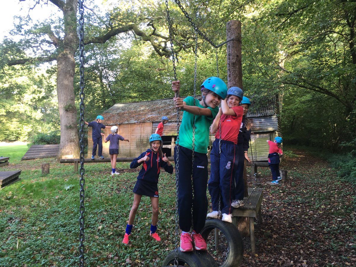 Cheam_CPC's tweet photo. New CPC Leaders showing the year 5 &amp; 6 the ropes. Very “helpful” #leadership https://t.co/GpbmyPV1wn