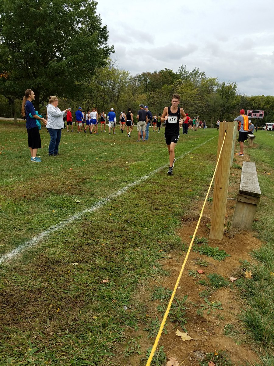IC_CC_TF's tweet photo. Last Saturday at the #runninredinvite @JRose1132, Clay and @Jones199Justin finishing the race. https://t.co/y6lEtxa8Tn