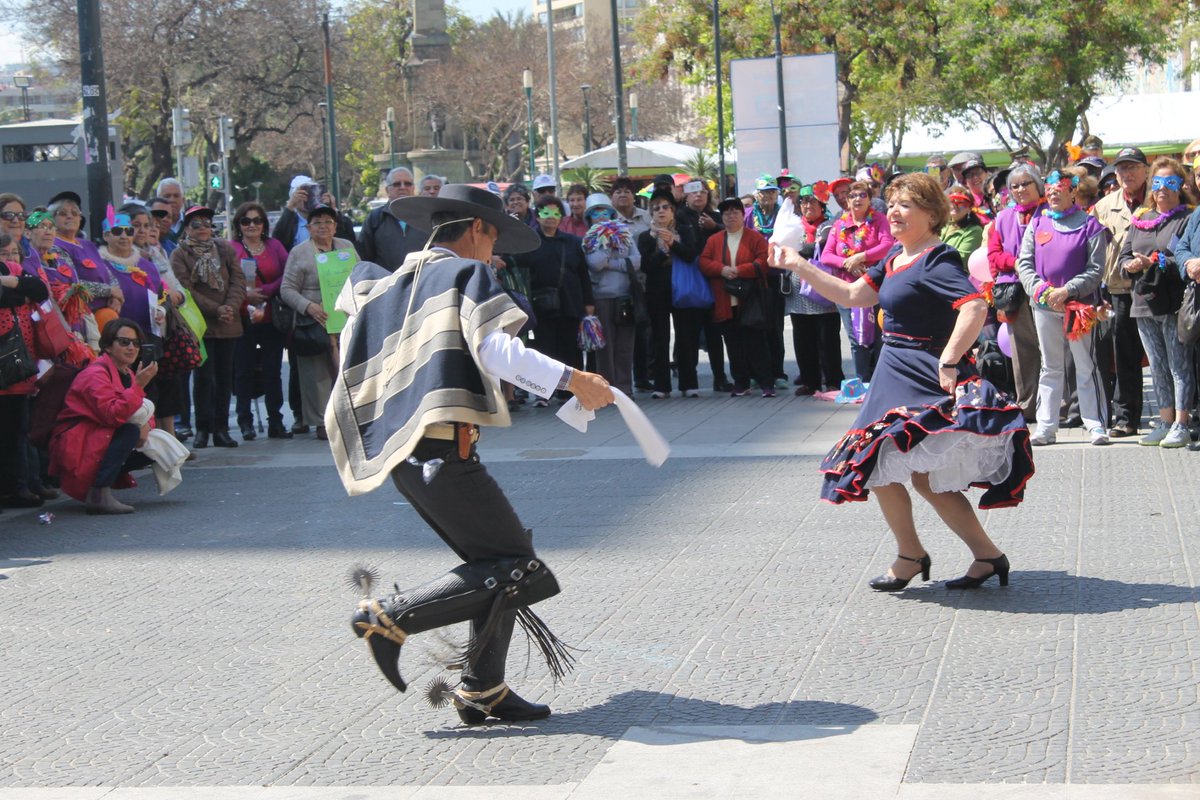 MDSValparaiso's tweet photo. La #Casen2015 determinó que Región de Valparaíso es la que mayor cantidad de personas mayores tiene en Chile con un 20,6% #MesdelAdultoMayor https://t.co/Ce92OUGejO