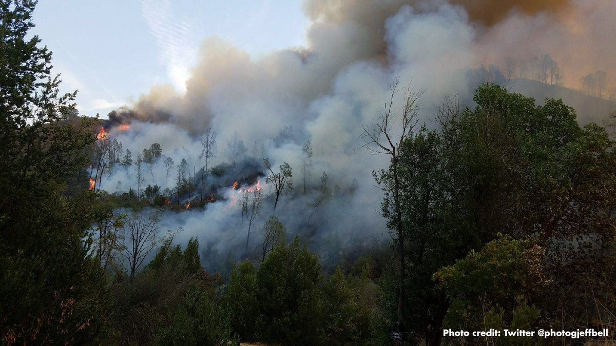 AtlasFire [update] north & west of Napa (Napa & Solano Co) is now 43,762  acres & 3% contained. #SouthernLNUComplex https://t.co/emojimpbF5
