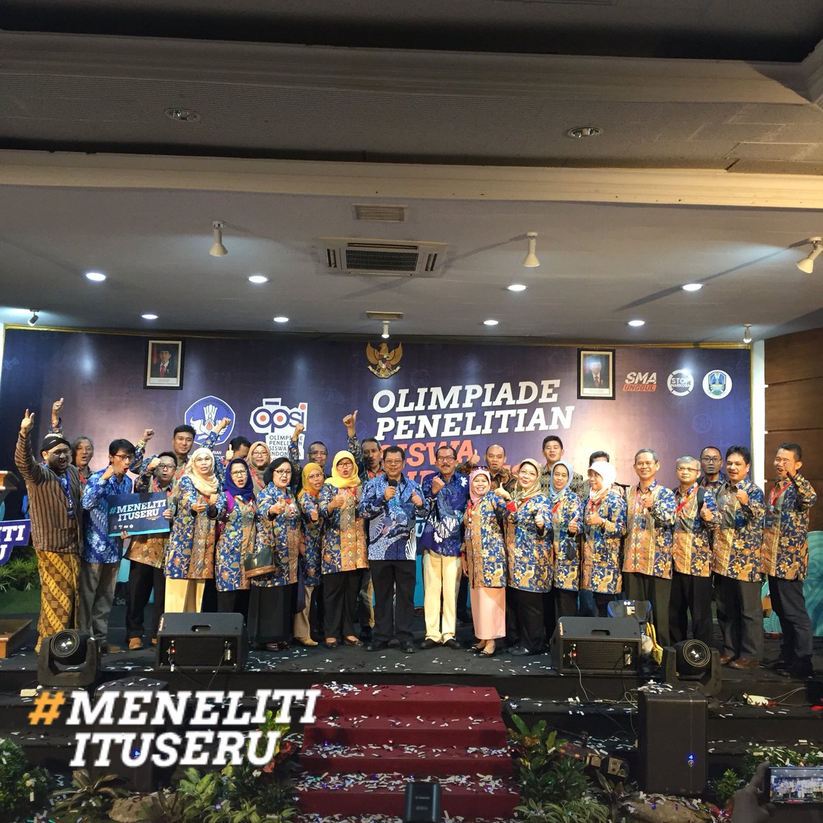 infoopsi's tweet photo. Selamat malam peneliti muda, berikut merupakan seluruh dewan juri Olimpiade Penelitian Siswa Indonesia (OPSI)2017 #MenelitiItuSeru #OPSI2017 https://t.co/pkhYbK3uwl