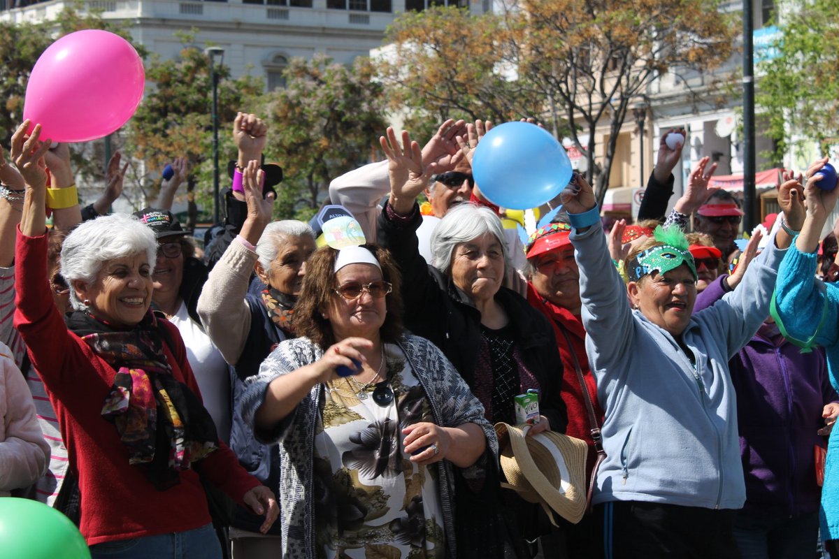 MDSValparaiso's tweet photo. La #Casen2015 determinó que Región de Valparaíso es la que mayor cantidad de personas mayores tiene en Chile con un 20,6% #MesdelAdultoMayor https://t.co/Ce92OUGejO