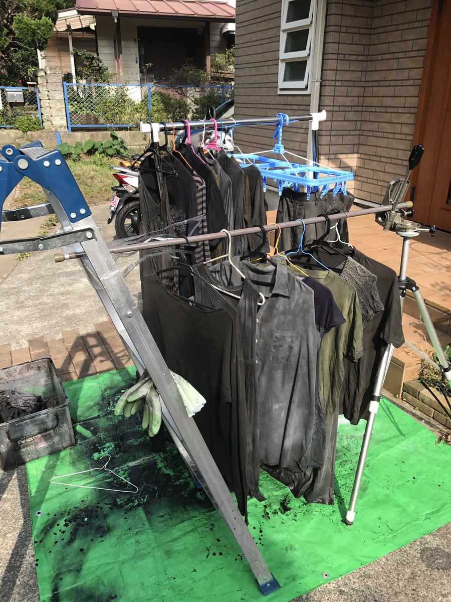 garig0ri's tweet image. これとこれが組み合わさってどうなるのか？毒虫プロダクション第三次制作作品「穴」は10月21.22.28.29日に逗子会館3Fにて公開です。無料！！
#毒虫プロダクション
#ZAF2017
#逗子アートフェスティバル2017