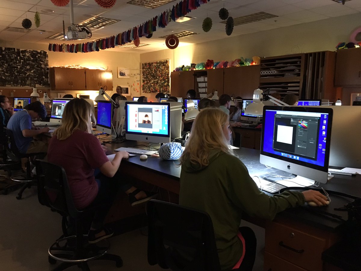 Sue4Tech's tweet photo. @VHHSRebels Digital photography https://t.co/JkleERV60P