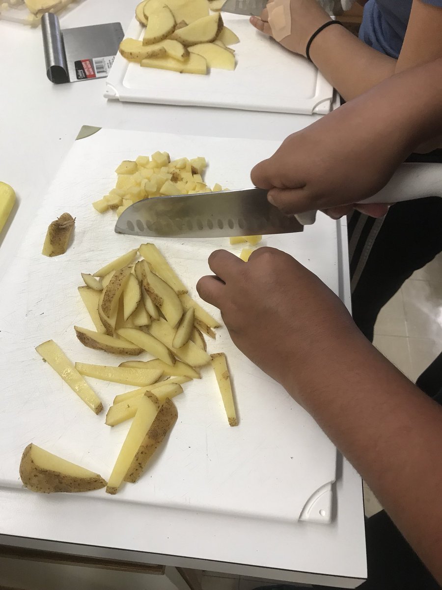 chef_caron26's tweet photo. Knife Skilled “Cut Above” Loaded Baked Potato Soup! #NFAculinary #newburghschools #ProStart #CTE_VA https://t.co/Z2M0M2yHvR